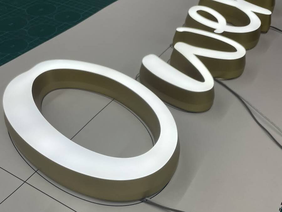 店舗サインの施工事例